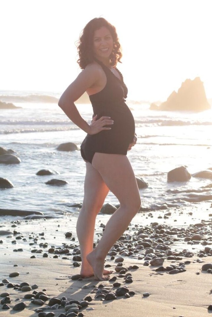 Maternity photoshoot in Malibu